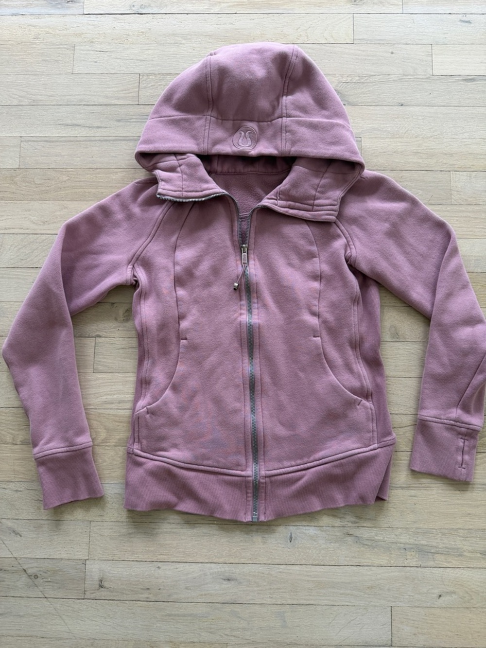 Lululemon Scuba Full-Zip Hoodie
Colour Rose Blush
Size 6
